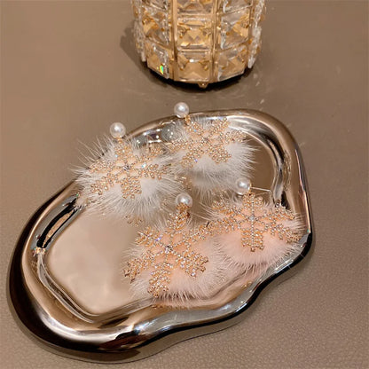 2024 New Trend Christmas Element Earrings Temperament Senior Zircon Pearl Snowflake Earring Princess Wind
