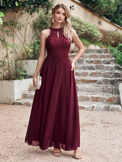 Vestidos de Baile Longos Luxuosos com Lantejoulas Chiffon, Renda Floral Borgonha Gola Halter para Festas de Casamento