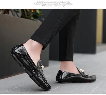 2025 Spring and Summer New Internet Celebrity Glossy Leather Peas Shoes Men's Large Size Slip-On Trendy Fashion Handmade Men's Shoes