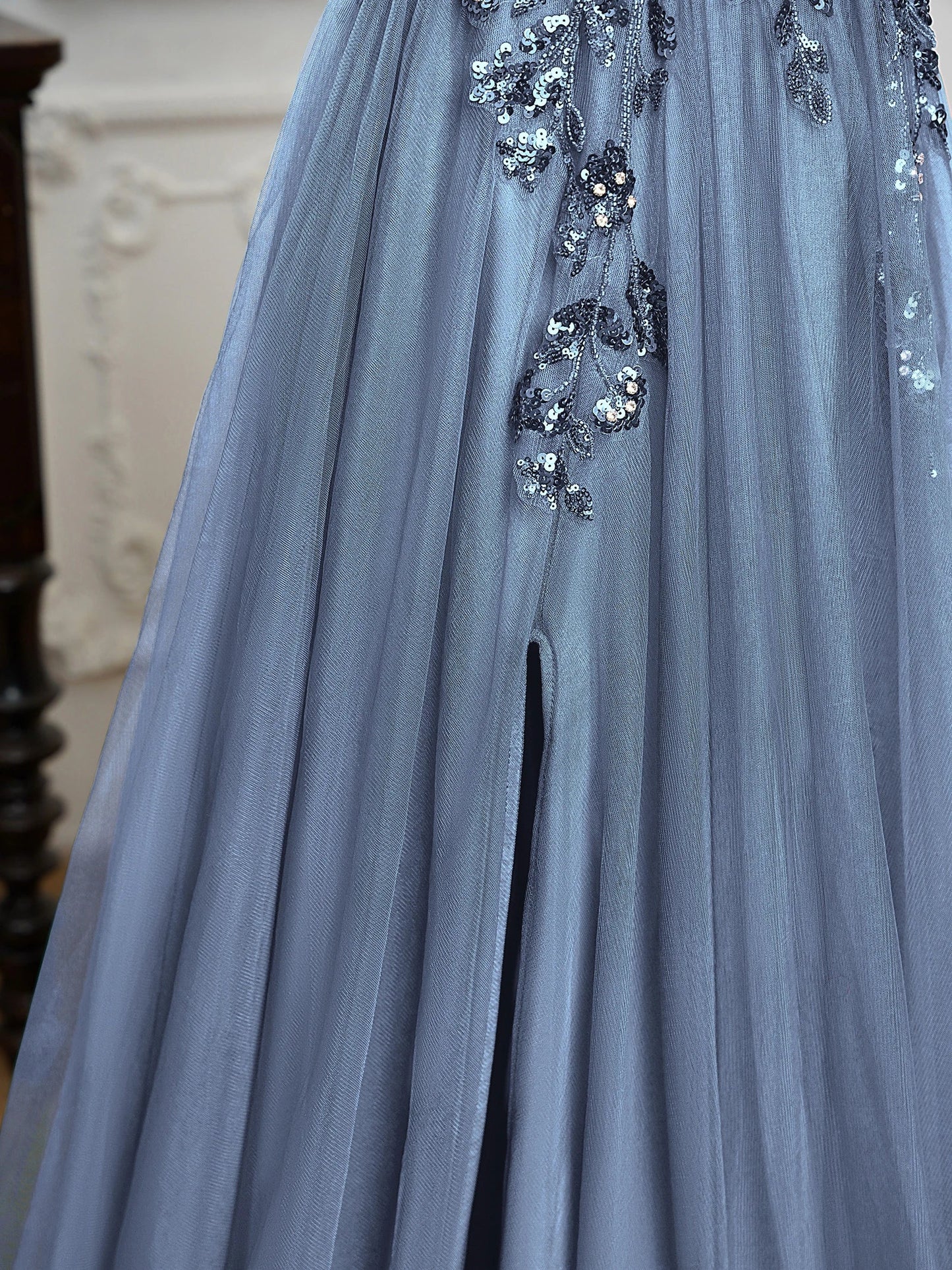 Sling Evening Dresses Prom Dress V-Neck A-Line Train High Split Gowns Sexy Spaghetti Straps Illusion Sequins Appliques