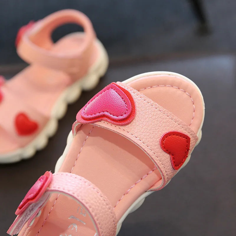Lovely Heart Shape Children Sandals for Girls 2026 Summer Open Toe Sandals Kids Girls New Arrival Baby Girl Beach Shoes I03123