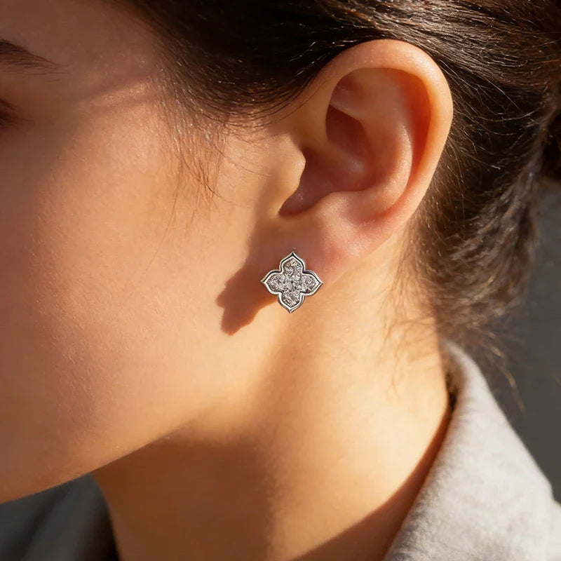 Lucky Clover Full 1mm Moissanite Stud Earrings for Women s925 Silver Plated 18k Pass Diamond Test Dainty Ear Jewelry Gift