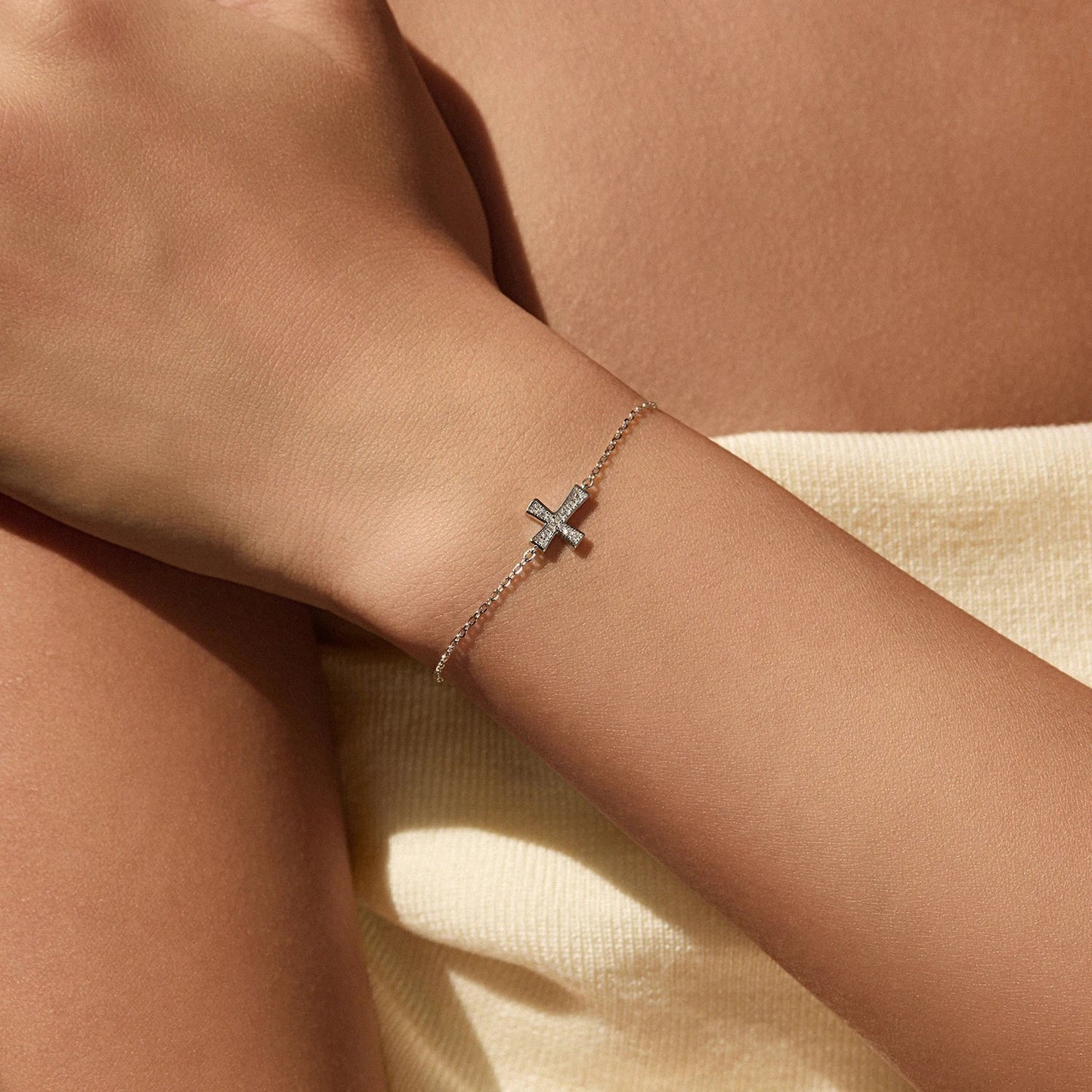 D Color VVS1 Sparkling Moissanite 925 Sterling Silver Classic Simple Cross Link Chain Bracelet For Women OL Fine Jewelry