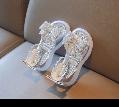 Girls Princess Sandals 2026 Summer New Baby Sparkly Rhinestones Bow Shoes Fashion Non-slip Flat Children's Sandals Boots I05257