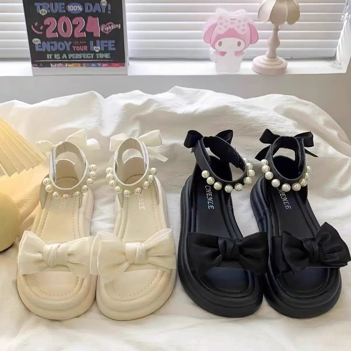 Girls Sandals Pearl Bow Princess Shoes 2026 Summer New Children's Beach Shoes Girls Soft Sole Sandals