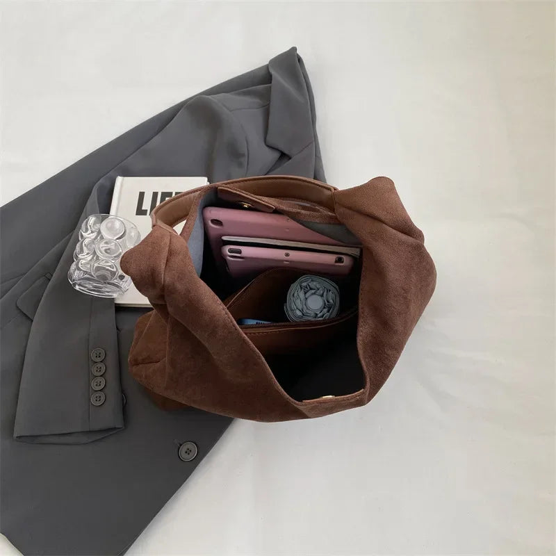 Korean suede bucket bag, women's casual commuting shoulder tote bag, autumn/winter 2025 new underarm set bag