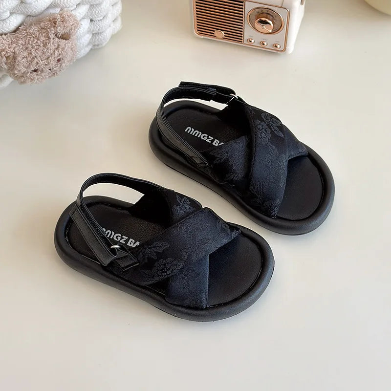 2026 Girls' Sandals Summer New Korean Version Little Girls All Design Sense Cross Strap Beach Sandals Comfort Daily Kids Sandals