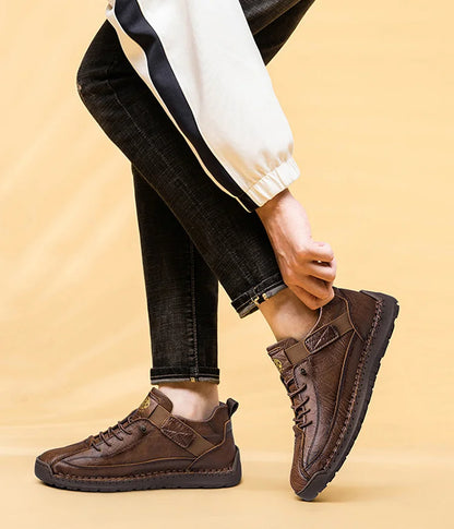 CLOHOO Botas Casuais Esportivas Masculinas Cano Alto Feitas à Mão Respiráveis para Uso ao Ar Livre com Opções de Tamanho Estendido Botas Clássicas de Tornozelo