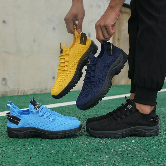 Tênis Masculino Amarelo Brilhante para Uso Externo Construção em Malha Respirável Tênis Esportivo com Amortecimento Calçado Moderno e Estiloso para Aventura
