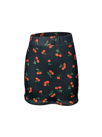 Elegant high-waisted short skirt with a stretch waist in a thousand bird pattern, hugging the hips.