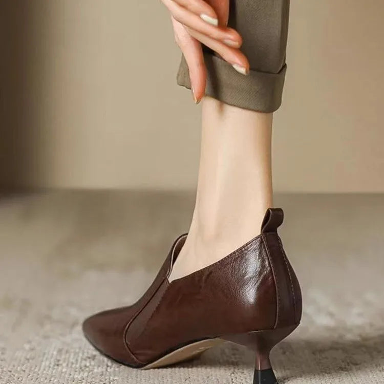 French Retro Temperament Low-heeled Shoes Women's Spring New Leather Pointed High Heels Small Leather Shoes Large Size 43