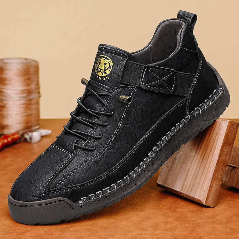 CLOHOO Botas Casuais Esportivas Masculinas Cano Alto Feitas à Mão Respiráveis para Uso ao Ar Livre com Opções de Tamanho Estendido Botas Clássicas de Tornozelo