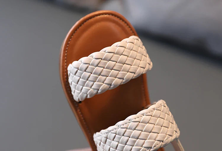 Kids Sandals for Girls 2026 Summer Girls Weave Design Sandals Children Beach Shoes Open Toes Flat Anti-skid Rubber Ankle Strap