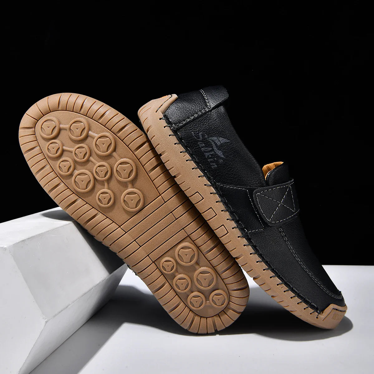 Handmade Men's Slip On Loafers Soft Leather Shoes Lightweight Breathable Driving Shoes Non Slip Daily Casual Outdoor Sneakers