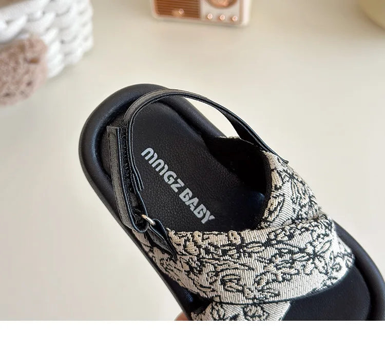 2026 Girls' Sandals Summer New Korean Version Little Girls All Design Sense Cross Strap Beach Sandals Comfort Daily Kids Sandals