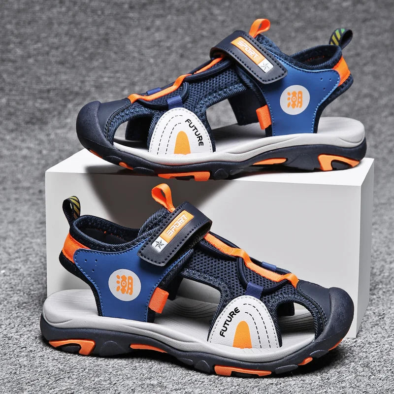 A pair of children's summer toe-covering sports sandals, wear-resistant outdoor beach shoes, size 28-39，MQ-9019