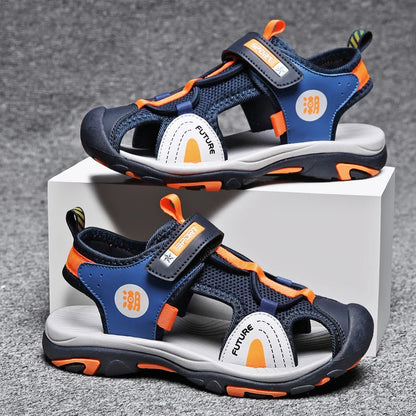 A pair of children's summer toe-covering sports sandals, wear-resistant outdoor beach shoes, size 28-39，MQ-9019