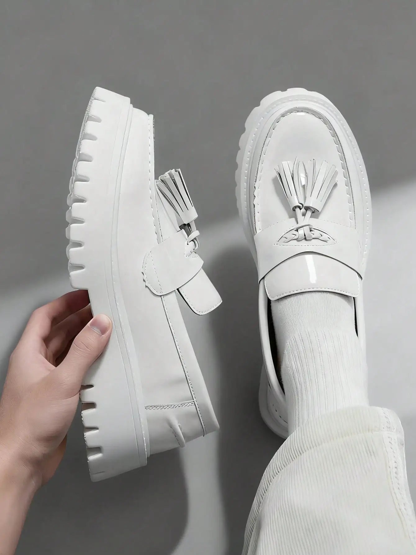 Fashion Tassel Thick Sole Leather Men's Shoes Loafers Slip-On Business Dress Shoes For Gentleman Glossy Formal Party White Shoes