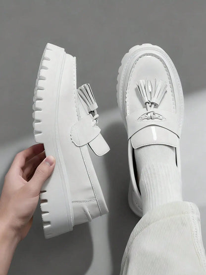 Fashion Tassel Thick Sole Leather Men's Shoes Loafers Slip-On Business Dress Shoes For Gentleman Glossy Formal Party White Shoes