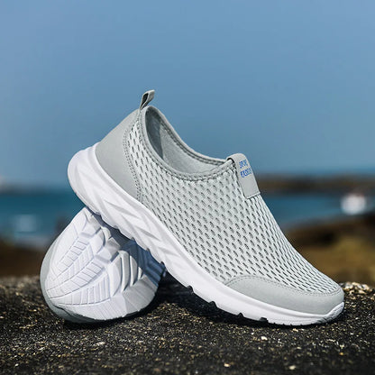Tênis Masculino Feminino Respirável de Malha Sapatos Casuais Antiderrapantes Tamanho Grande Loafers Leves Para Caminhada