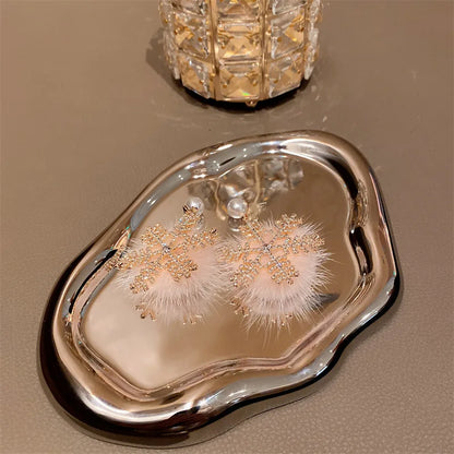 2024 New Trend Christmas Element Earrings Temperament Senior Zircon Pearl Snowflake Earring Princess Wind
