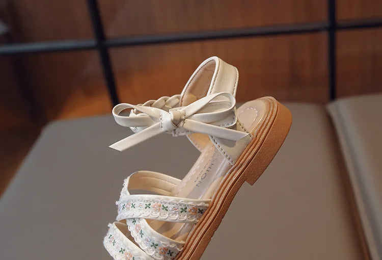 Summer Girls Sandals Fashion Embroider Flower Children Princess Shoes Open-toe Sweet Bowknot Kids Causal Flat Sandals Soft Soled