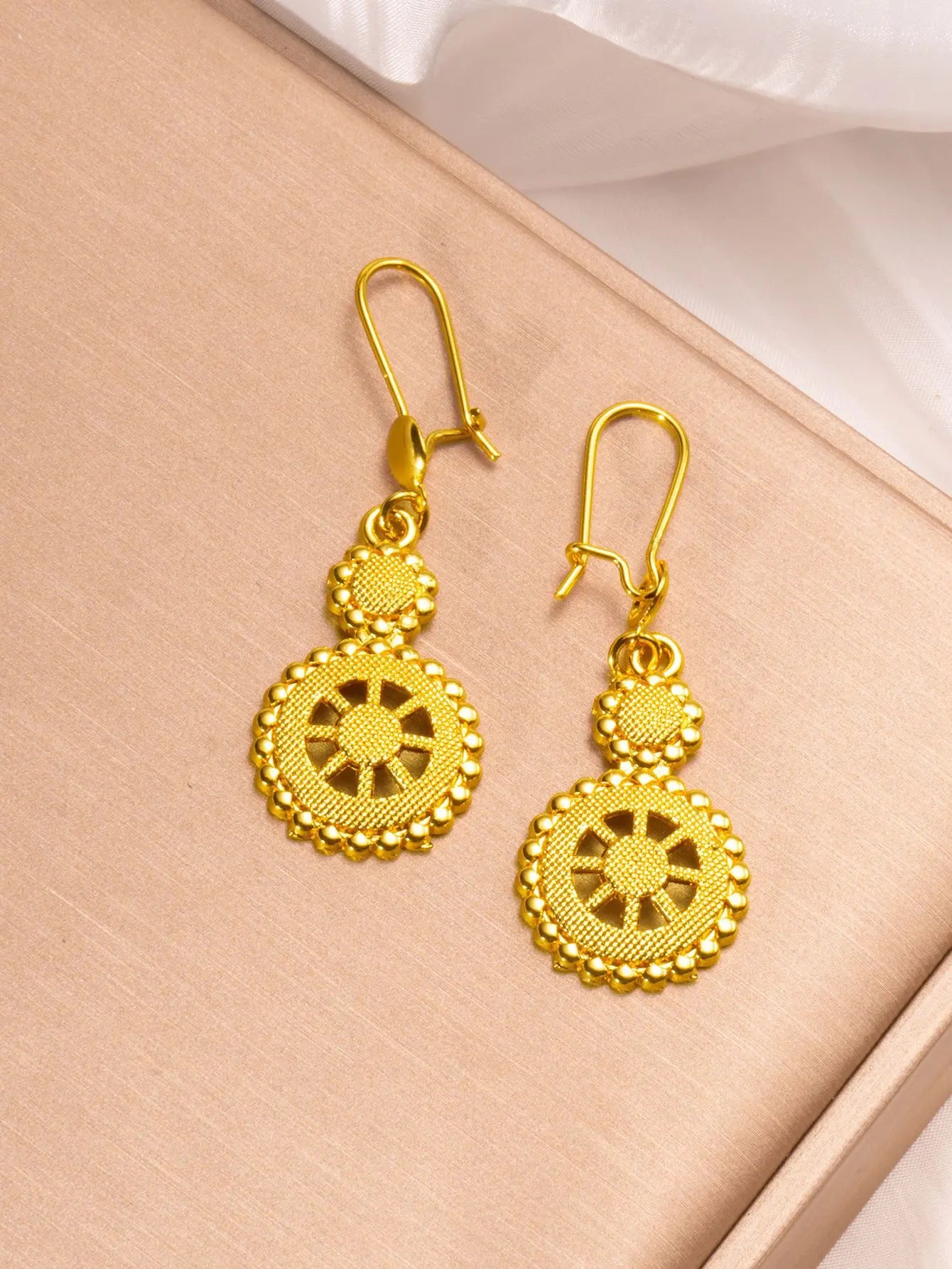 Women's 24K Gold Tassel Earrings, AU999 | "Tranquility" engraving with thread motifs, subtle professionalism for daily wear.