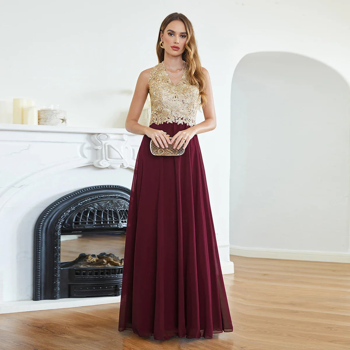 Elegant Long Prom Dresses Patchwork A-Line Evening Dress Chiffon Embroidery Appliques V-Neck Halter Illusion Back Party Gowns