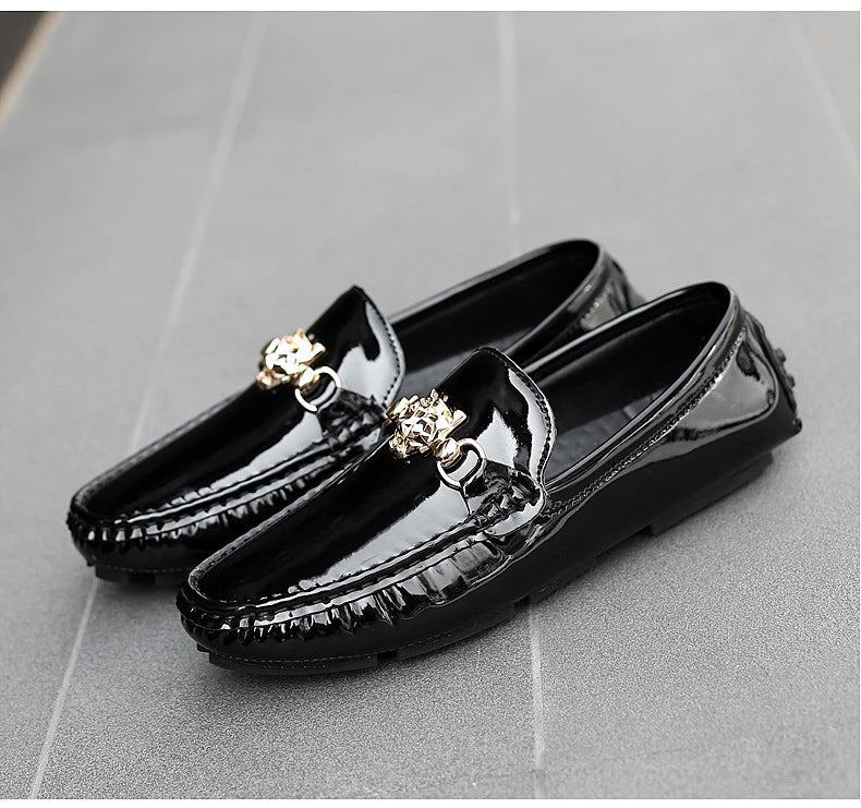 2025 Spring and Summer New Internet Celebrity Glossy Leather Peas Shoes Men's Large Size Slip-On Trendy Fashion Handmade Men's Shoes