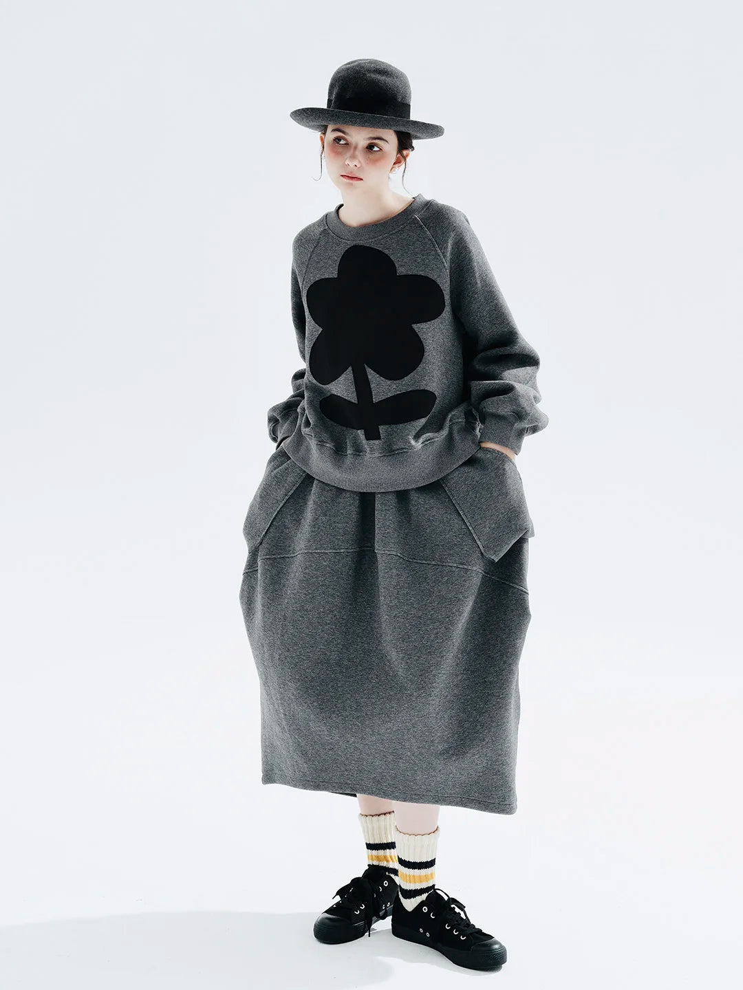 Autumn 2023 new original design Air layer pinched grey skirt loose 234284