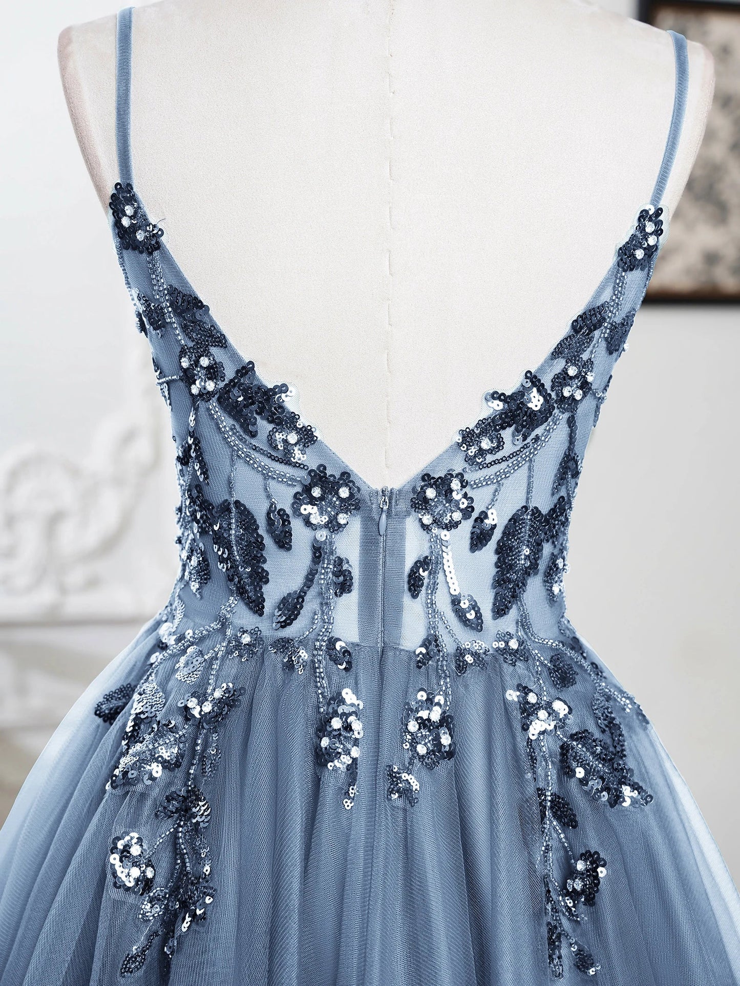 Sling Evening Dresses Prom Dress V-Neck A-Line Train High Split Gowns Sexy Spaghetti Straps Illusion Sequins Appliques