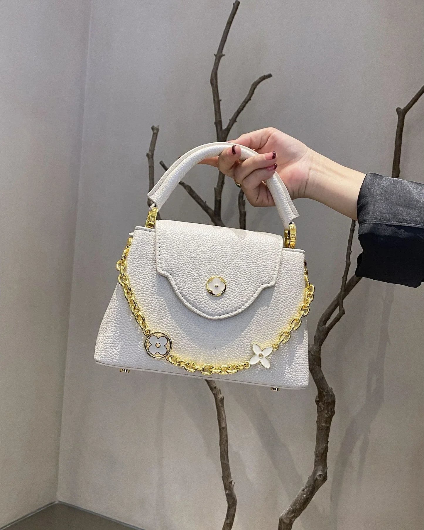 Tote bag 2025 new Himalayan V-shaped portable light luxury single shoulder crossbody bag for women
