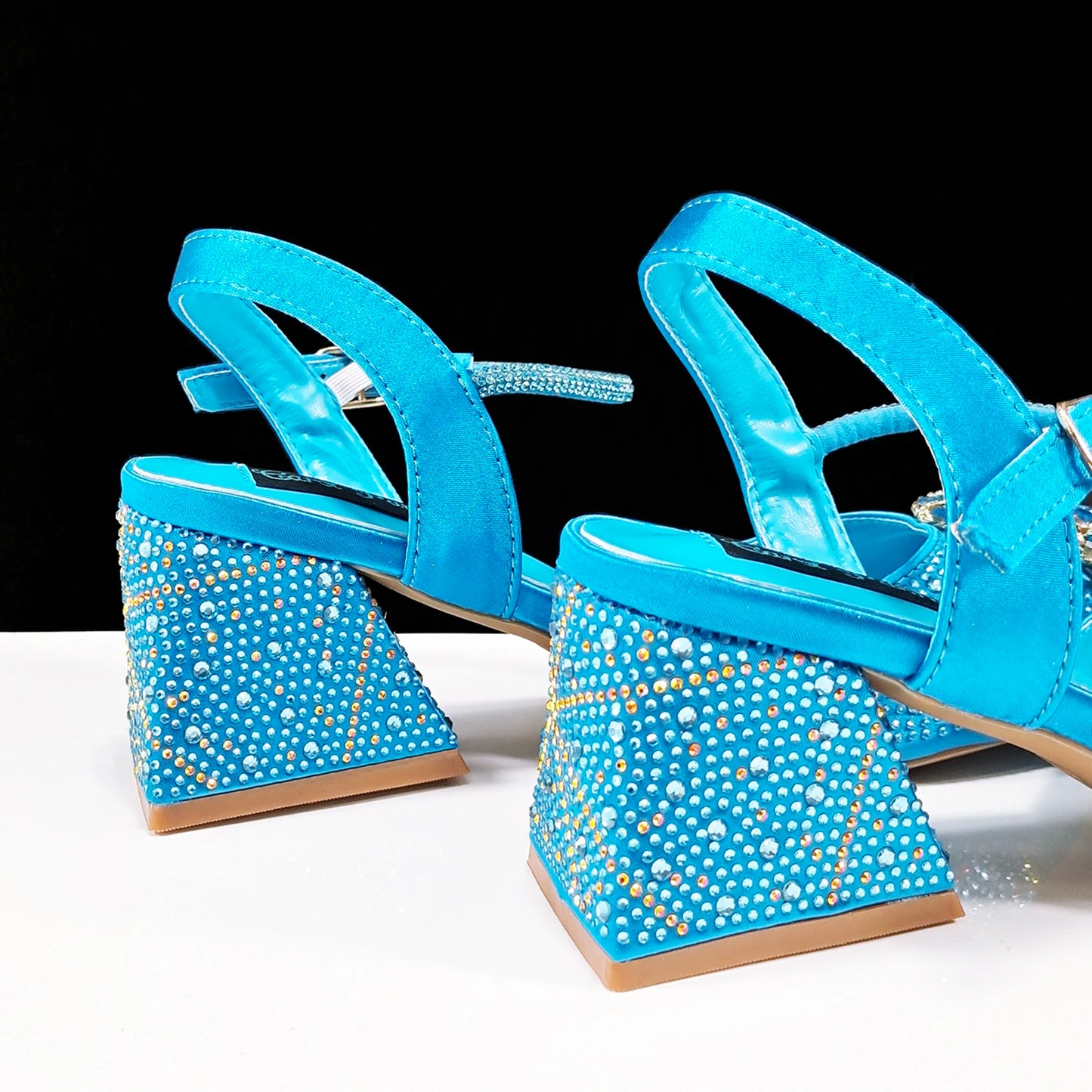 Ladies Elegant Pointed Toe Shoes with shiny Metal Stand Bag Women Party Shoes or Commuting Shoes and Bag Set