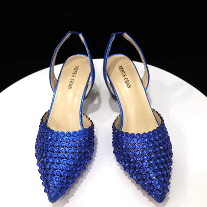 Pointed Shoes And The Same Style Envelope Bag Two Ways To Wear Fashion Shoes And Shoulder Bags