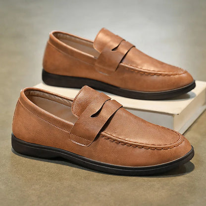 New fashionable and breathable men's loafers versatile and low top casual single shoes