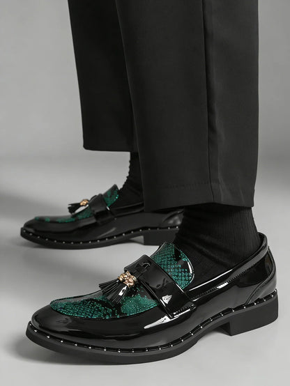 Men's Business Formal Slip-On Loafers Pointed Toe Patent Leather Shoes with Shiny Tassel & Snake Print, Suitable Office Party
