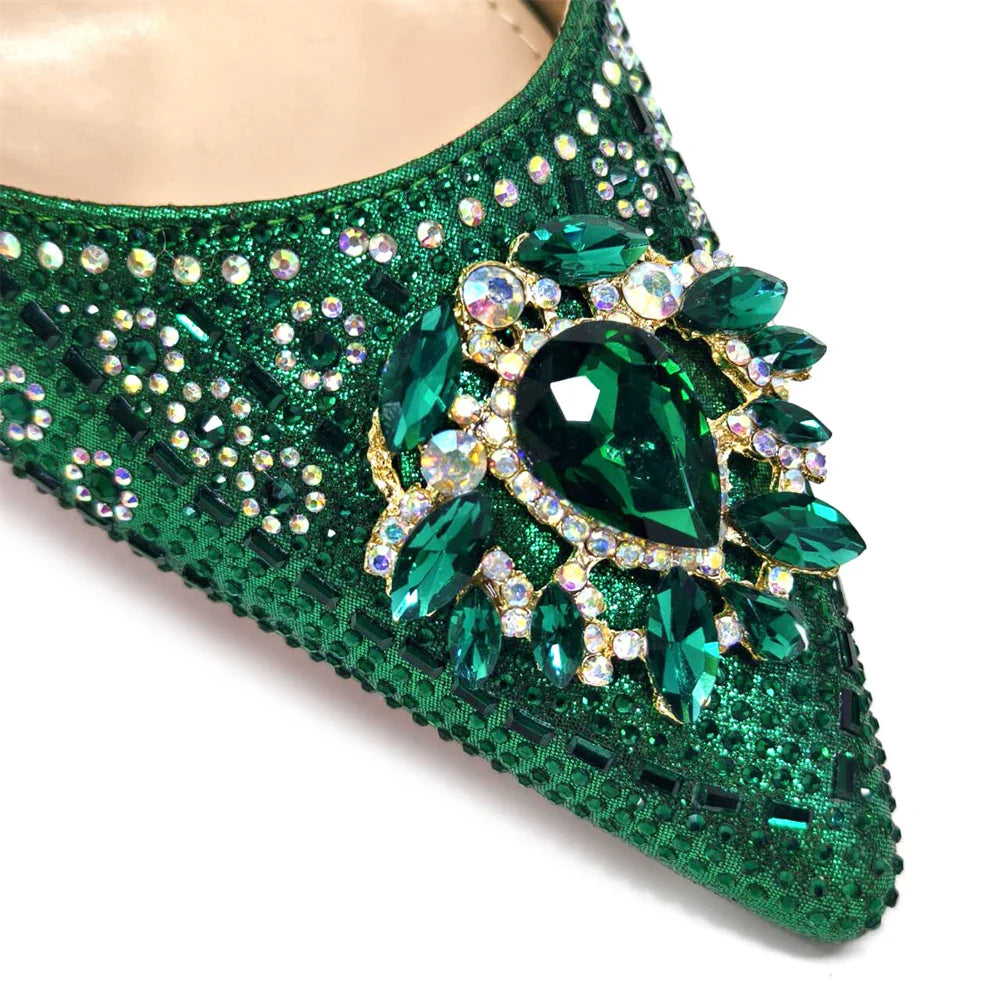 Sapatos e Bolsa Nigerianos de Salto Alto para Mulheres na Cor Vermelha, Conjunto de Bolsa com Strass com Design Italiano para Casamento