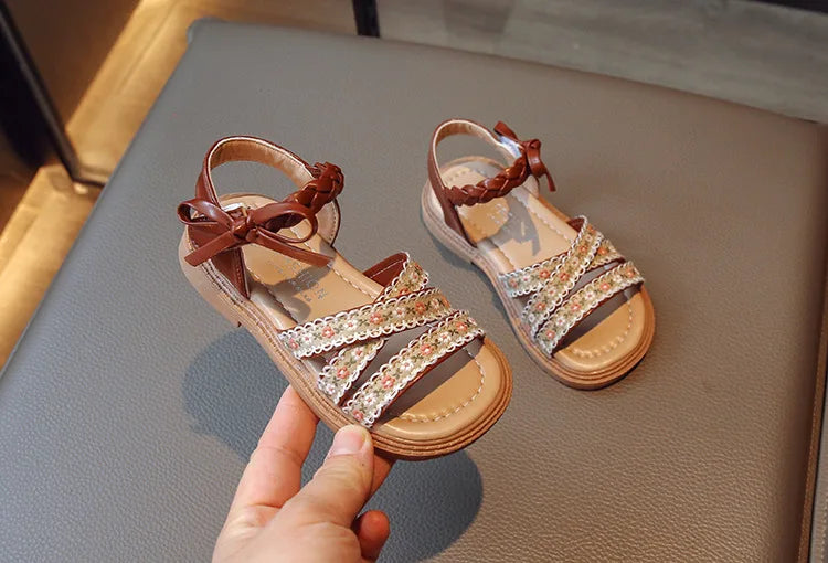 Summer Girls Sandals Fashion Embroider Flower Children Princess Shoes Open-toe Sweet Bowknot Kids Causal Flat Sandals Soft Soled