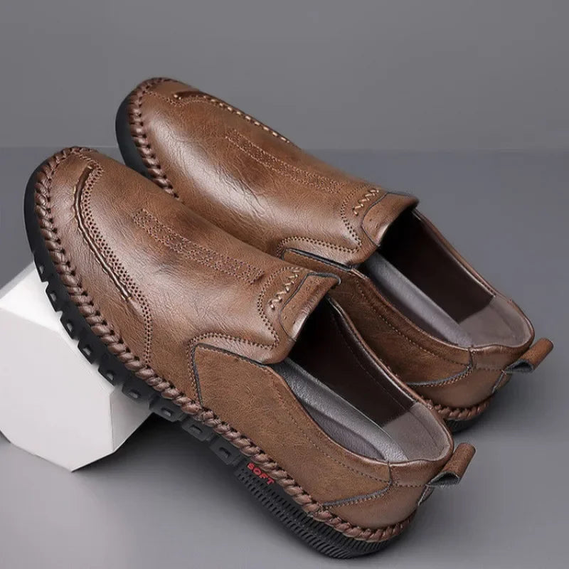 Sapatos Masculinos de Couro Genuíno Costurados à Mão – Calçado Casual Durável para Uso Diário