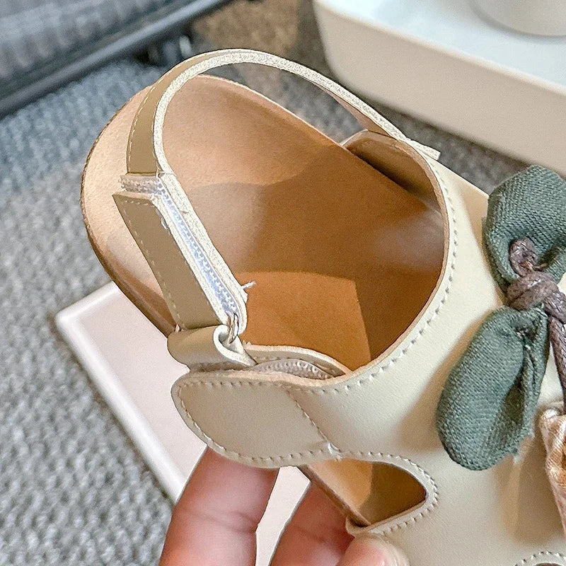 2025 Children Sandals for Girls Summer New Fashion Korean Style Soft Bottom Anti-slippery Versatile Cut-outs Princess Beach Shoe
