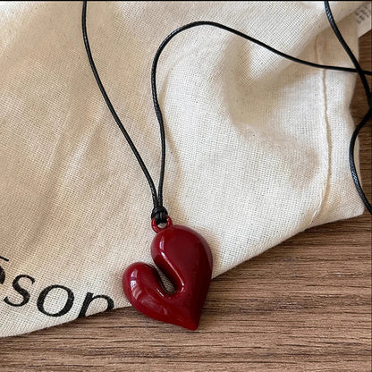 Red Heart Pendant Necklace vintage 80s Aesthetic Love inspired choker New Fashion Romantic Heart Necklace For Women