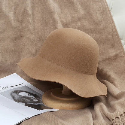 Hat Women's Autumn Wave Curled English Retro Versatile Fisherman Hat Fashion Hepburn Style Woolen Top Hat