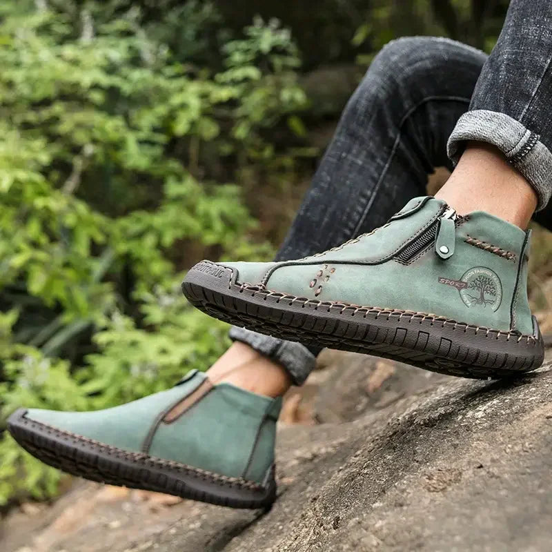 Sapatos Masculinos Clássicos de Couro Feitos à Mão, Design com Zíper, Tênis Esportivos para o Ar Livre, Sapatos Casuais Respiráveis com Elástico, Botas Masculinas de Couro no Tornozelo