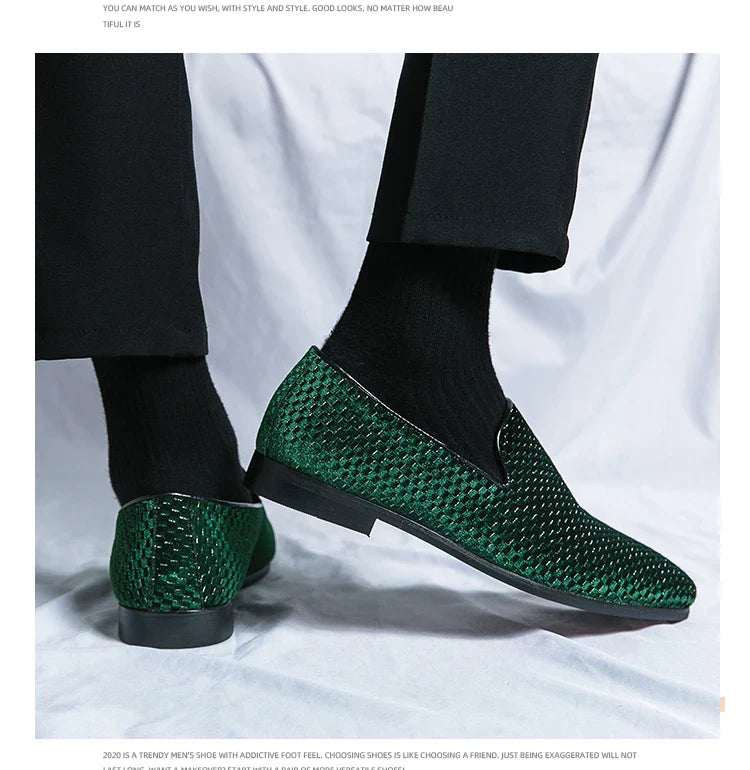 2023 New Velvet Men Loafers Luxury Brand Shoes Slip on Pointed Toe Party Wedding Shoes Fashion Men Loafers Black Wine Red Flats