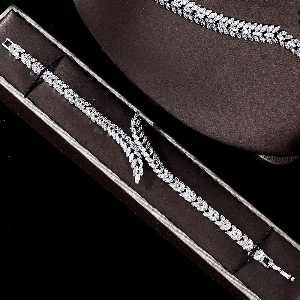 2023 Novo Conjunto Quente de 4 Peças Noiva Nigeriana Zircônia Cúbica Dubai Colar Pulseira Brincos Zircônia Cristal Conjunto de Joias de Casamento