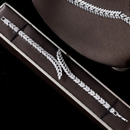 2023 Novo Conjunto Quente de 4 Peças Noiva Nigeriana Zircônia Cúbica Dubai Colar Pulseira Brincos Zircônia Cristal Conjunto de Joias de Casamento