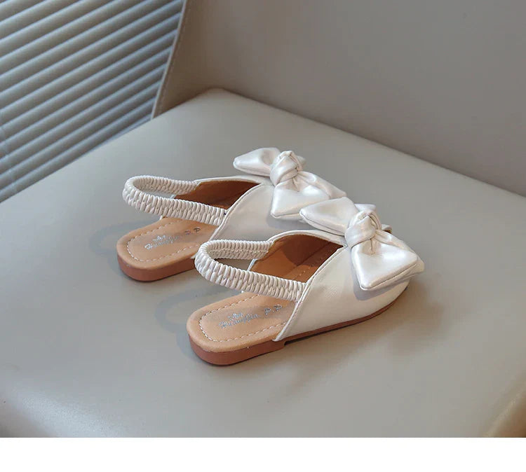 Summer Girl’s Sandals Peep Toe Elastic Band Sliver Beige Kids Sliders Bowknot Graceful Flexiable Trendy Children Shoes Flat