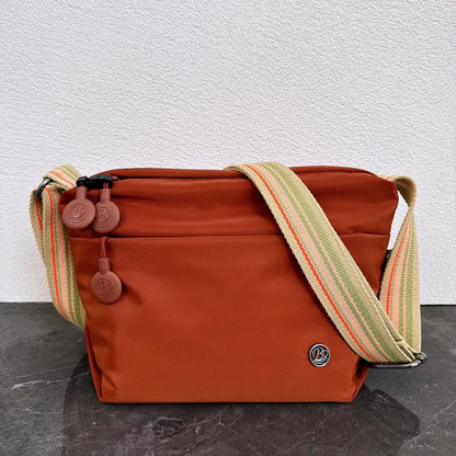 Ultra-light Nylon Crossbody Bag for Women Adjustable Wide Strap Lightweight Women's Bag Zipper Closure Stylish Messenger Bag