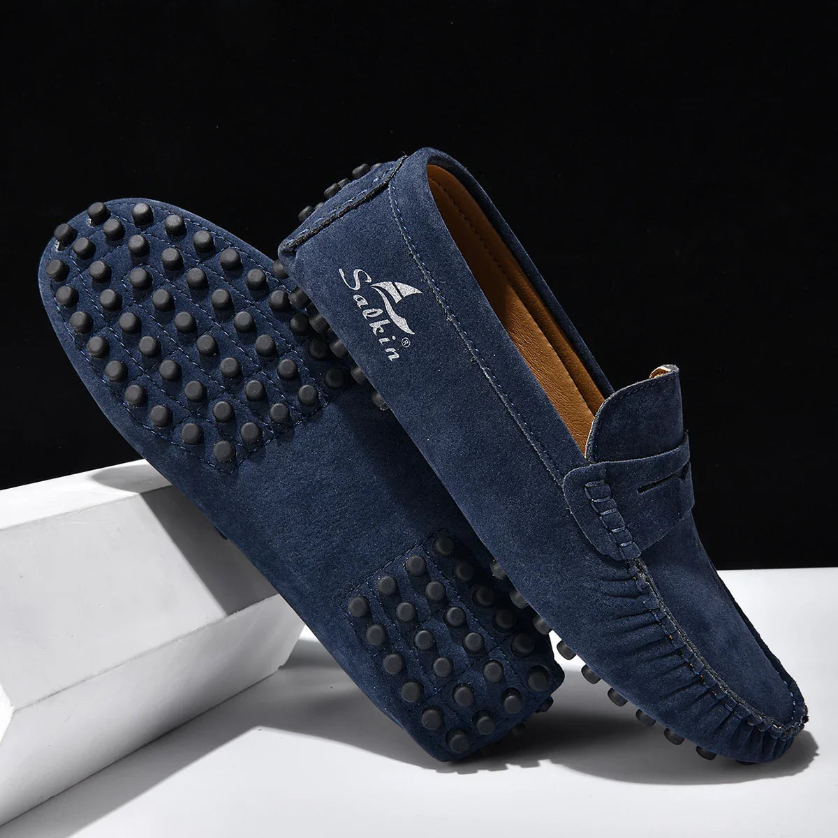 Quality Men's Suede Slip On Loafers Fashion Lightweight Breathable Wallking Driving Shoes Comfort fashion Outdoor Men's Sneakers