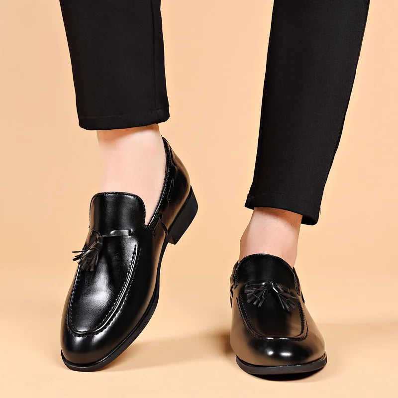 Summer New Large Size Men's Leather Shoes Business Formal Casual Wedding Knot Shoes round Toe Flat Heel Rubber Outsole